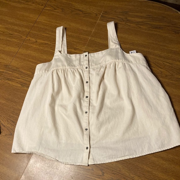 Old Navy Women’s Top - Picture 3 of 6